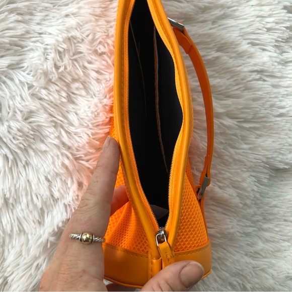 VEUVE CLICQUOT • Brut Champagne Cooler Ice Jacket / Carrier - Picture 10 of 12